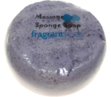 Fragrant Love Glycerinové mýdlo masážní s houbou naplněnou vůní parfému Jessica Parker Lovely v barvě fialovorůžové 200 g