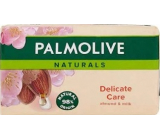Palmolive Naturals Delicate Care s mandlovým mlékem toaletní mýdlo 90 g